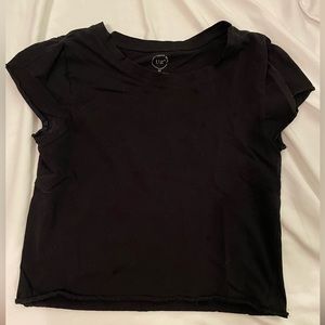Black cropped tee